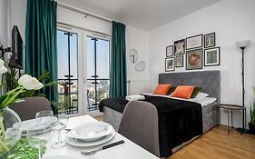 Kasprzaka 31 Free parking By Perfect Apart